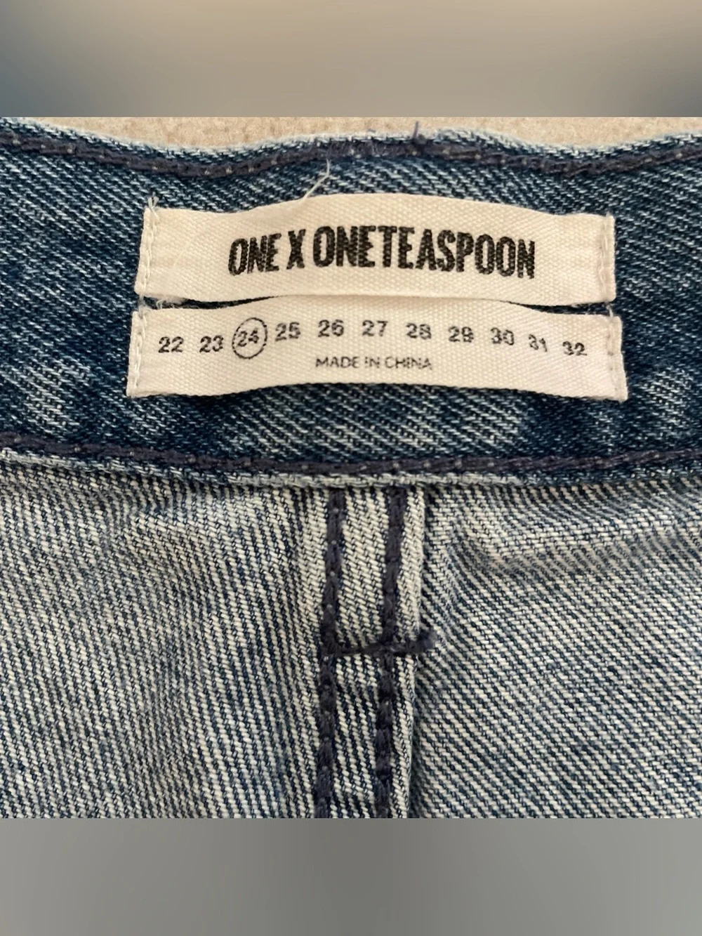 One Teaspoon SZ 24 Bandits Relaxed Fit Long Rise Shadow Pocket Jean Denim Shorts
